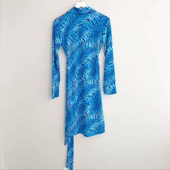 NWOT Express Blue Zebra Animal Print Collard Wrap Dress - Picture 3 of 4